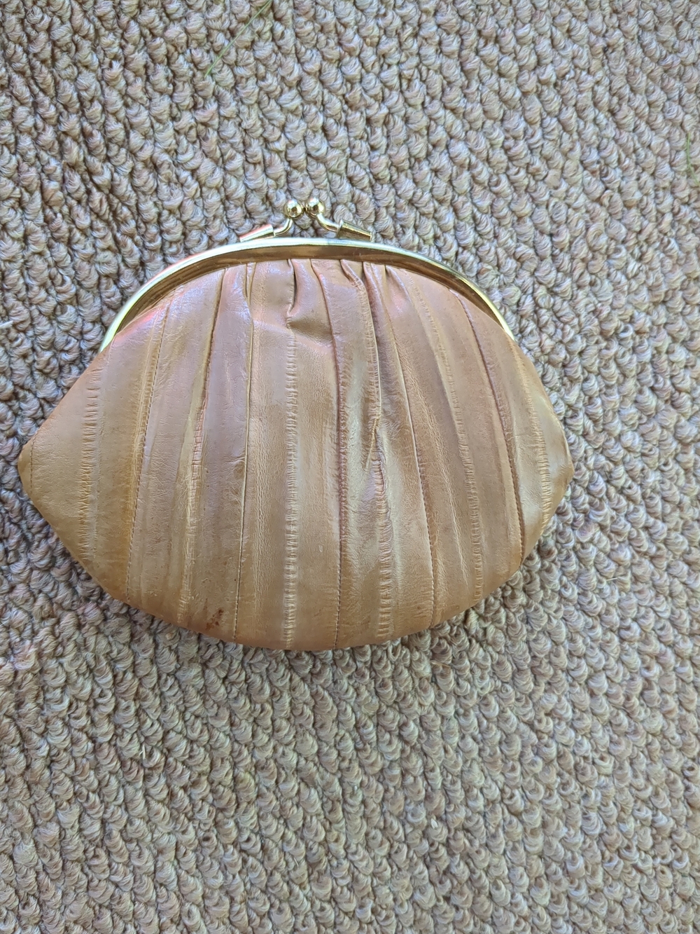 Classic Vintage Genuine Eelskin Clutch Clasp Wallet - Tan 50s 60s